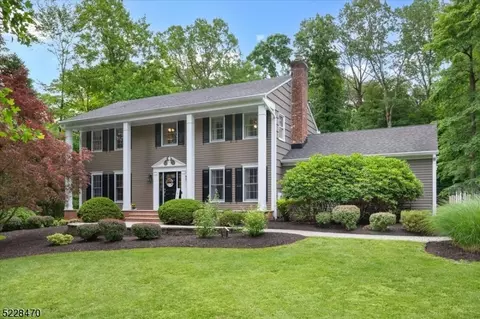 14 Stockade Rd, Warren, NJ 07059