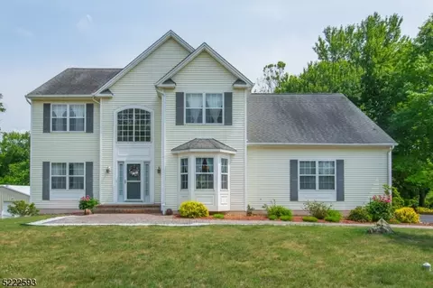 17 Ryan Way, Hackettstown, NJ 07840