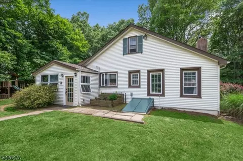 6 Pleasant Hill Rd, Randolph, NJ 07869