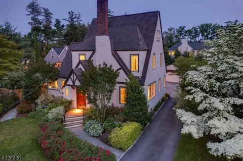 20 Beekman Ter, Summit, NJ 07901