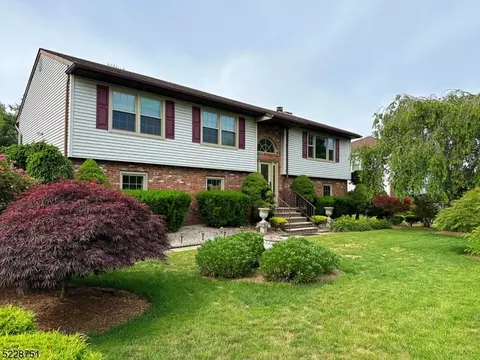 4 John St, East Hanover, NJ 07936