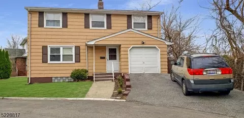 20 Anderson Ave, Wallington, NJ 07057