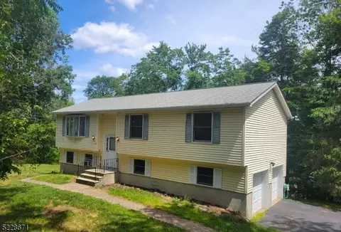 1 Essex Rd, Wantage, NJ 07461