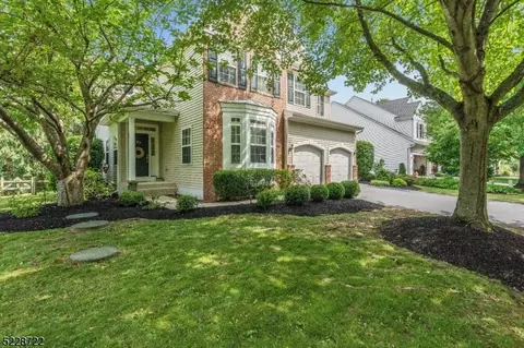 23 Village Square Dr, Union Twp., NJ 08802