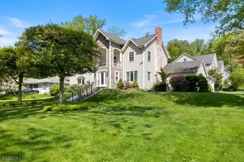 77 Valleyview Rd, Watchung, NJ 07069