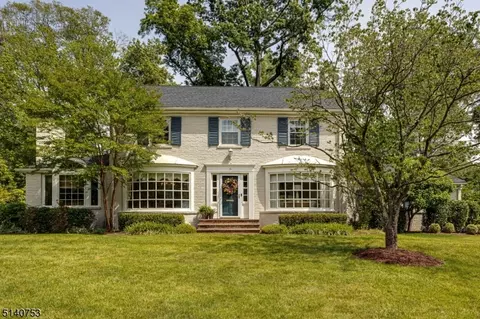 31 Hawthorn Dr, Westfield, NJ 07090