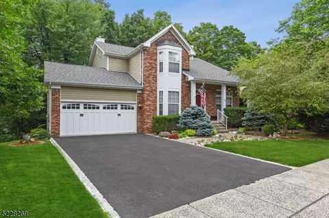 89 Huntington Rd, Bernards, NJ 07920