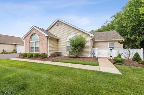 154 Point Ct, Lawrence Township, NJ 08648