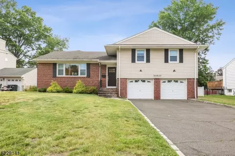 26 Richland Dr, Springfield, NJ 07081