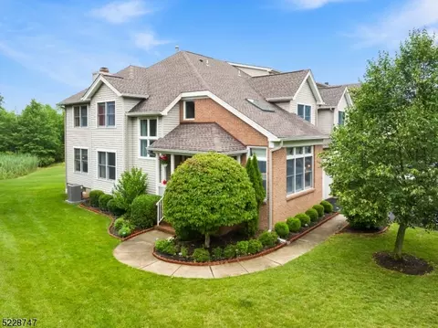11 Flemming Dr #11, Hillsborough, NJ 08844