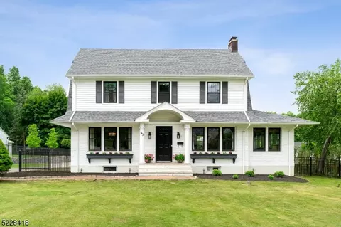 93 Eagle Rock Ave, Roseland, NJ 07068