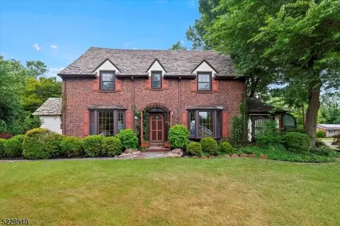 108 Freeman St, Woodbridge, NJ 07095