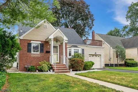 20 Susquehanna Ave, Rochelle Park, NJ 07662