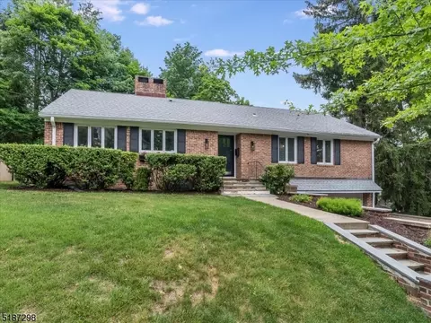 16 Tuxedo Pl, Morristown, NJ 07960