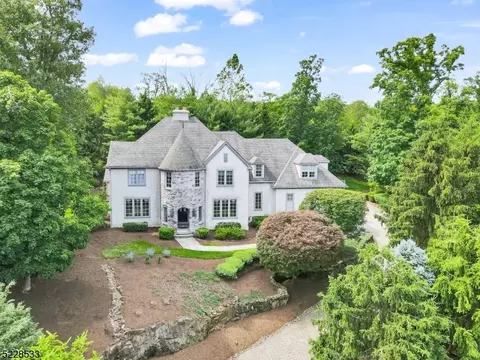 16 Brookwood Rd, Montville Twp, NJ 07082