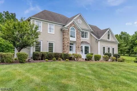 11 White Oak Dr, Union Twp., NJ 08802