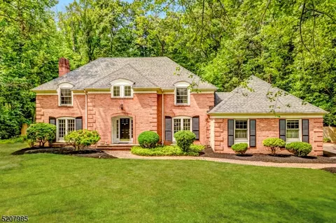 9 Campbells Brook Rd, Readington Twp, NJ 08889