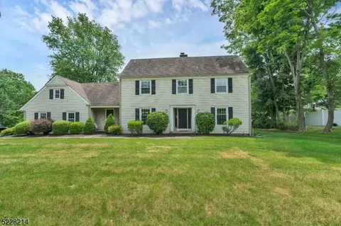 77 Fairmount Ave, Chester, NJ 07930