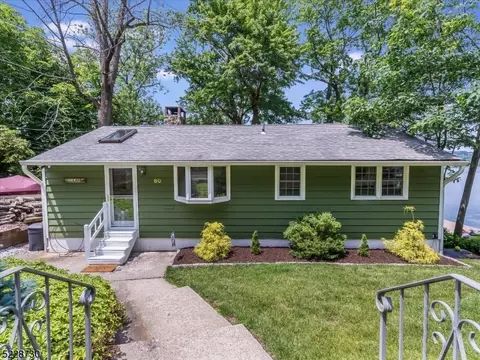 60 Birch Pkwy, Sparta, NJ 07871