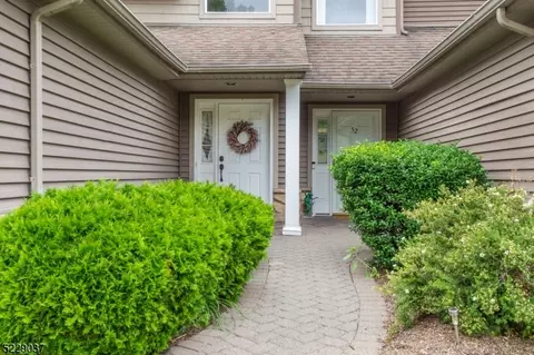 50 Clubhouse Rd #50, Hamburg, NJ 07419