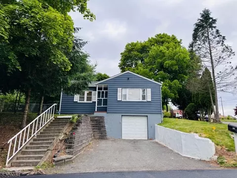 163 S Lincoln Ave, Washington, NJ 07882