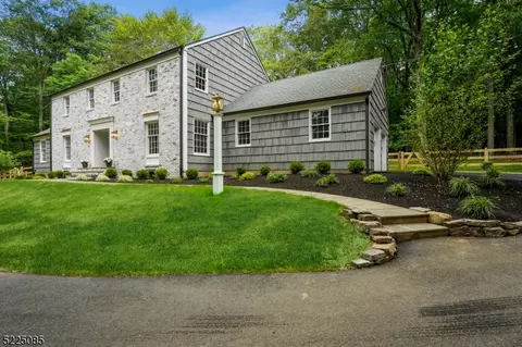 21 Horizon Dr, Mendham Twp, NJ 07945