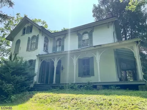 133 Brunswick Ave, Lambertville, NJ 08530