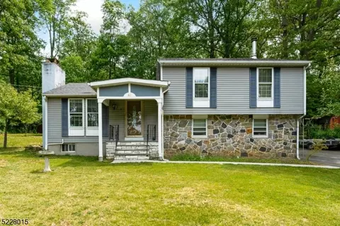67 Leo Ave, Stanhope, NJ 07874