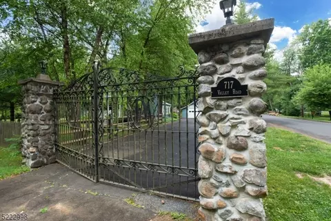 717 Valley Rd, Watchung, NJ 07069