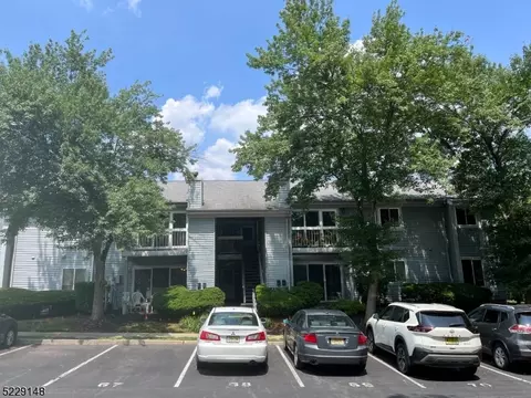 69 Haverhill Pl, Somerset, NJ 08873