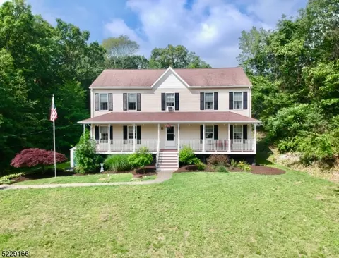 11 Dover Milton Rd, Jefferson, NJ 07438