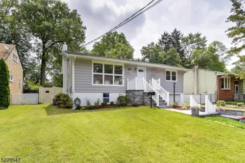 124 Camden Rd, Parsippany-troy Hills Twp, NJ 07054
