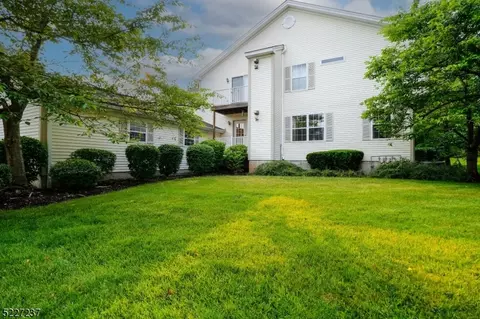 211 Potomac Dr, Basking Ridge, NJ 07920