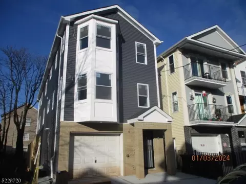 921 S 18th St, Newark, NJ 07108