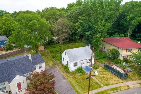 66 Collins Rd, Hamilton, NJ 08619