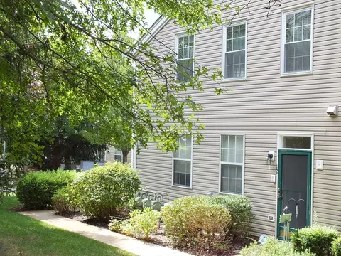 12 Heatherwood Ln, Bedminster, NJ 07921