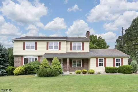 128 Old Orchard Dr, Hawthorne, NJ 07506