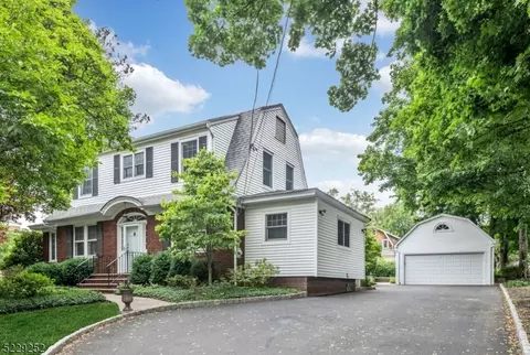 531 Russell Ave, Wyckoff, NJ 07481