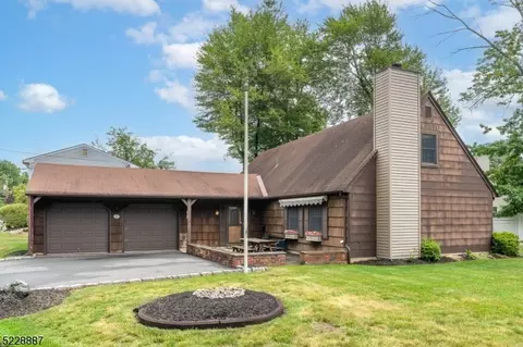 19 Lisa Ct, Woodbridge Twp, NJ 07067