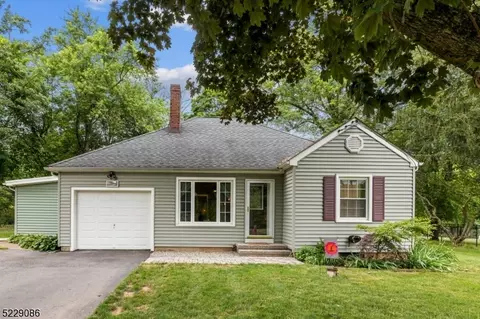 10 Orchard Dr, Flemington, NJ 08822