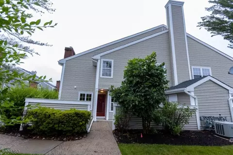 302 Greenbriar Dr #8, Union, NJ 07083