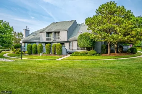 208 Linda Ln, Edison, NJ 08820