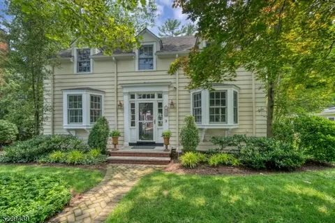 52 Dunbar St, Chatham, NJ 07928