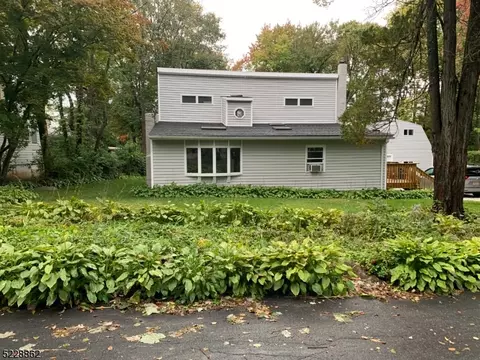 39 Maple Ave, Hardyston, NJ 07460