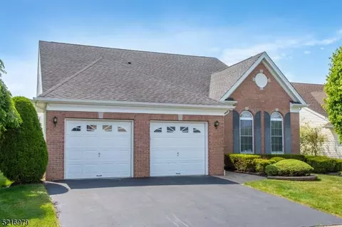 10 Beth Page Dr, Monroe Township, NJ 08831