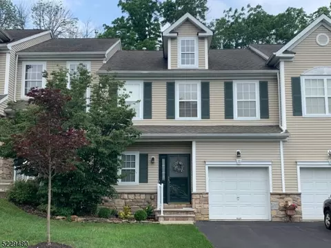 70 Pinehurst Dr, Washington, NJ 07882