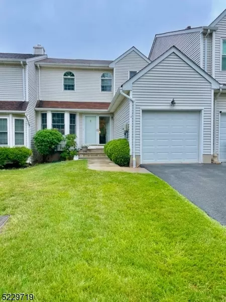 4 Seneca Trl, Branchburg, NJ 08876