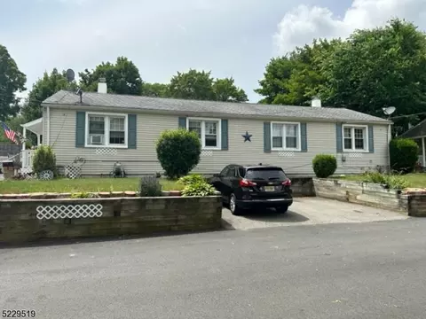 19 Jefferson Ave, Dover, NJ 07801