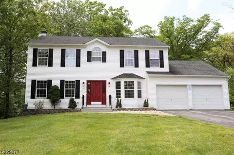 52 Unger Ave, Stanhope, NJ 07874