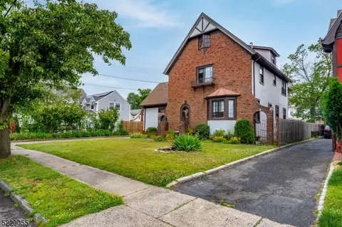 25 Algonquin Pl, Elizabeth, NJ 07208